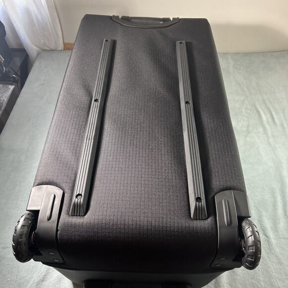 NWT Patagonia Black Hole Wheeled Duffel 100L 49388 Mint Cond. TPU DWR Ripstop - Picture 9 of 16